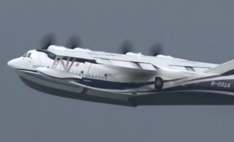 中国水陆两栖飞机“鲲龙”AG600海上首飞成功