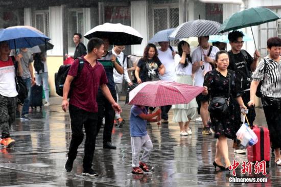 中国多地有35℃以上高温天气 局地最高气温可达40℃