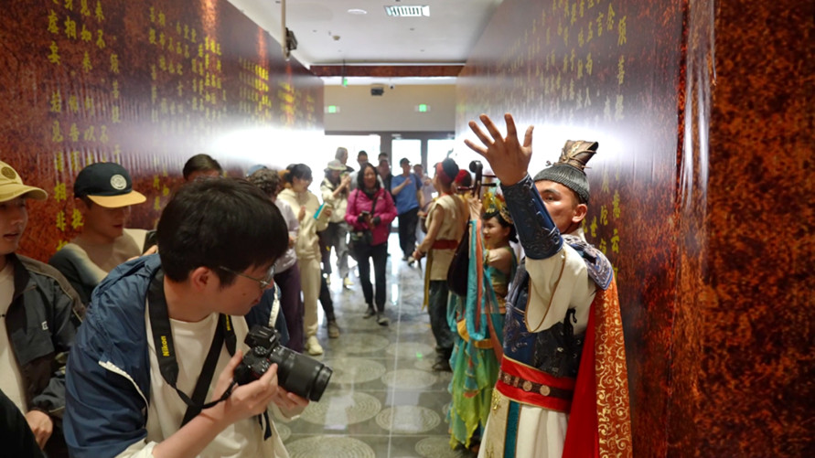 拜城：千年石窟“破壁”新生 丝路文明“沉浸”全球